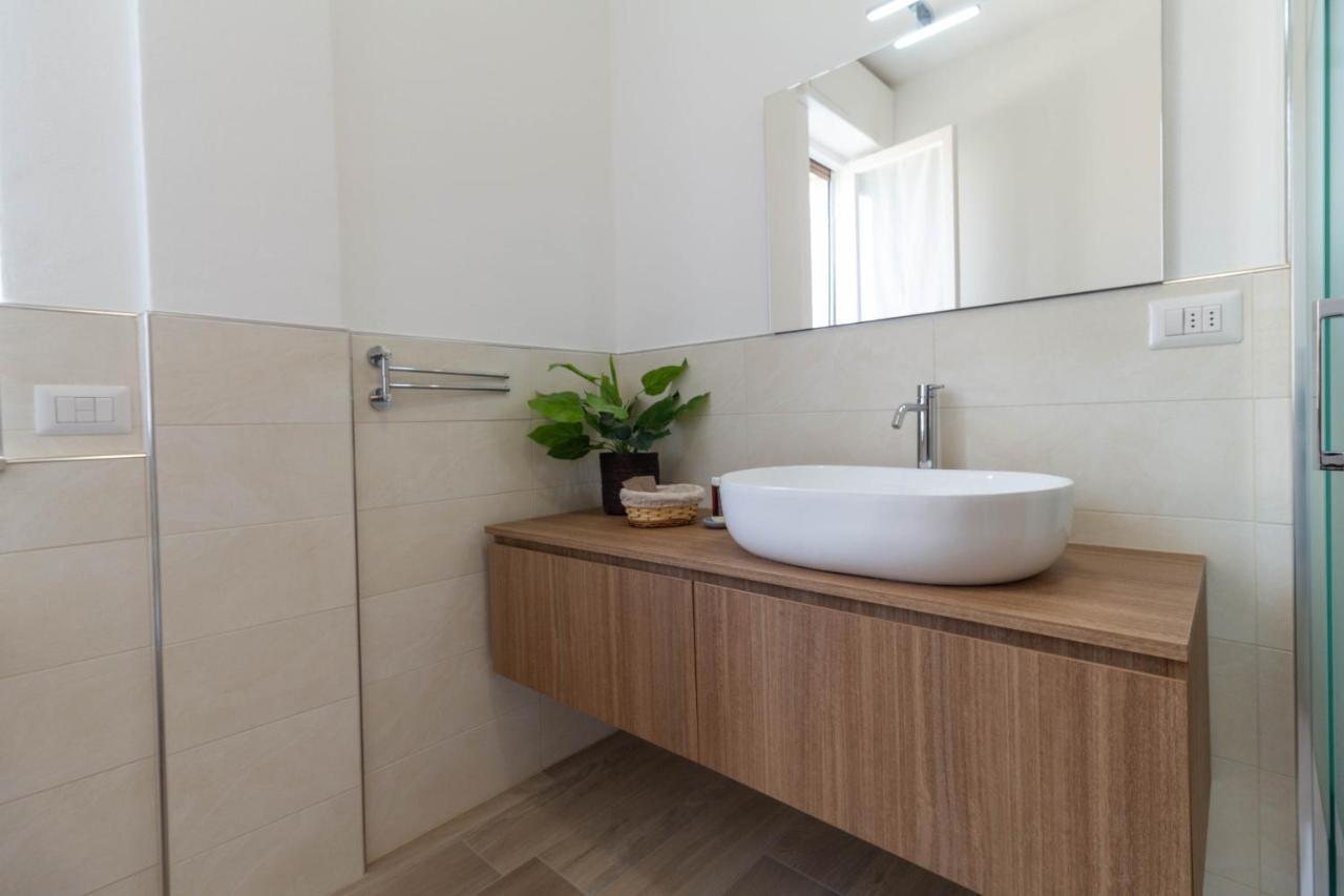 Mamma Ciccia Holiday Home - Casa Imperia Манделло-дель-Ларіо Екстер'єр фото