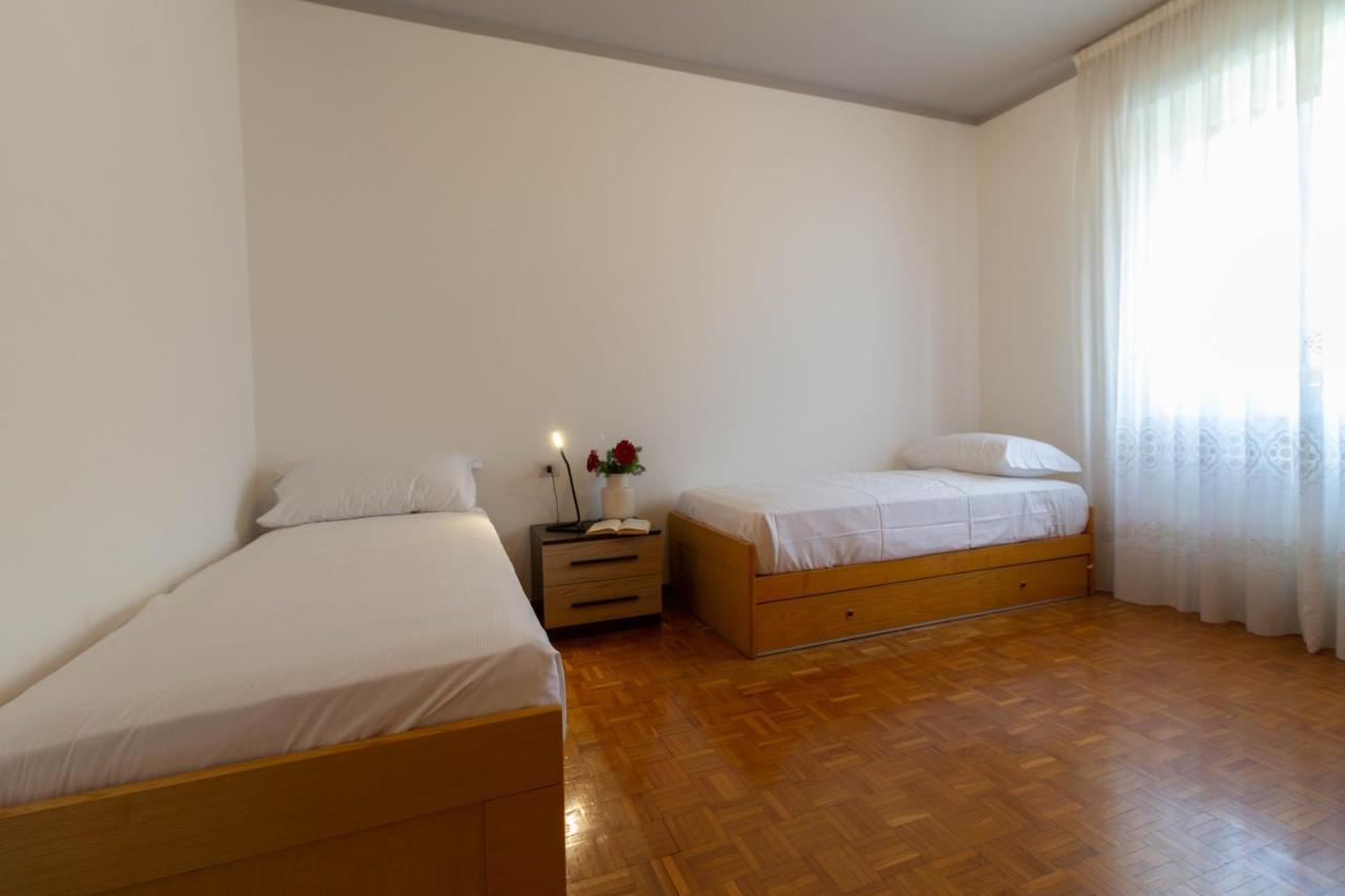 Mamma Ciccia Holiday Home - Casa Imperia Манделло-дель-Ларіо Екстер'єр фото
