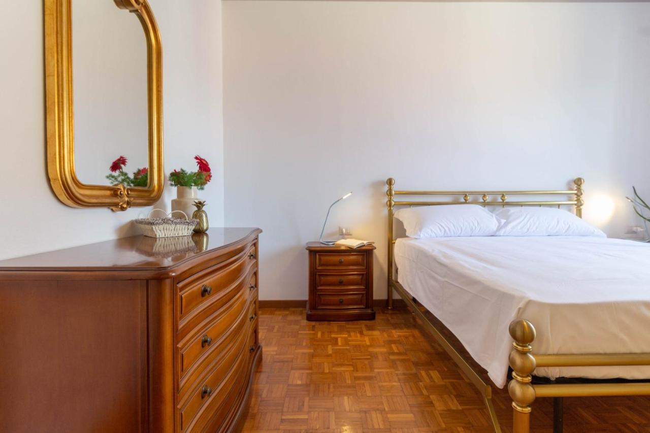 Mamma Ciccia Holiday Home - Casa Imperia Манделло-дель-Ларіо Екстер'єр фото