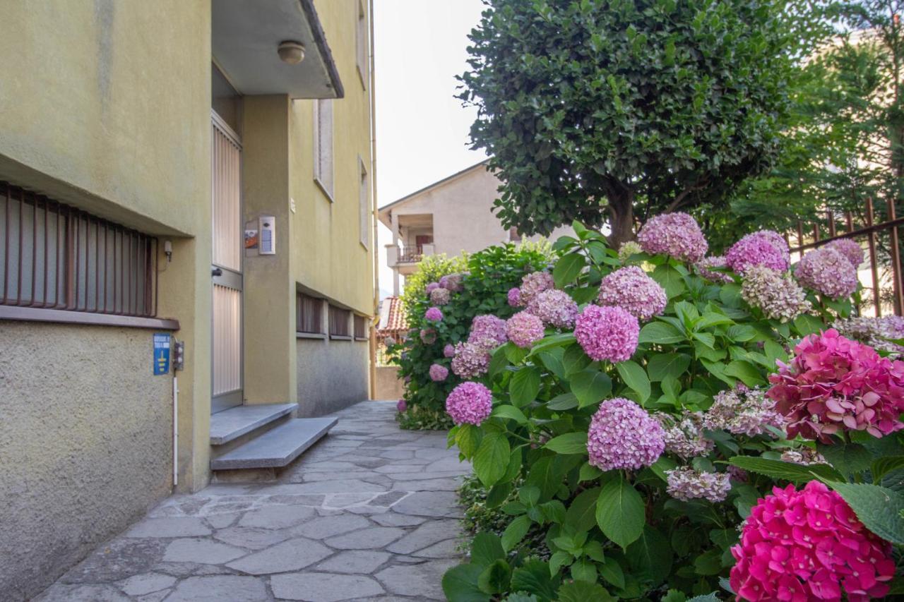 Mamma Ciccia Holiday Home - Casa Imperia Манделло-дель-Ларіо Екстер'єр фото