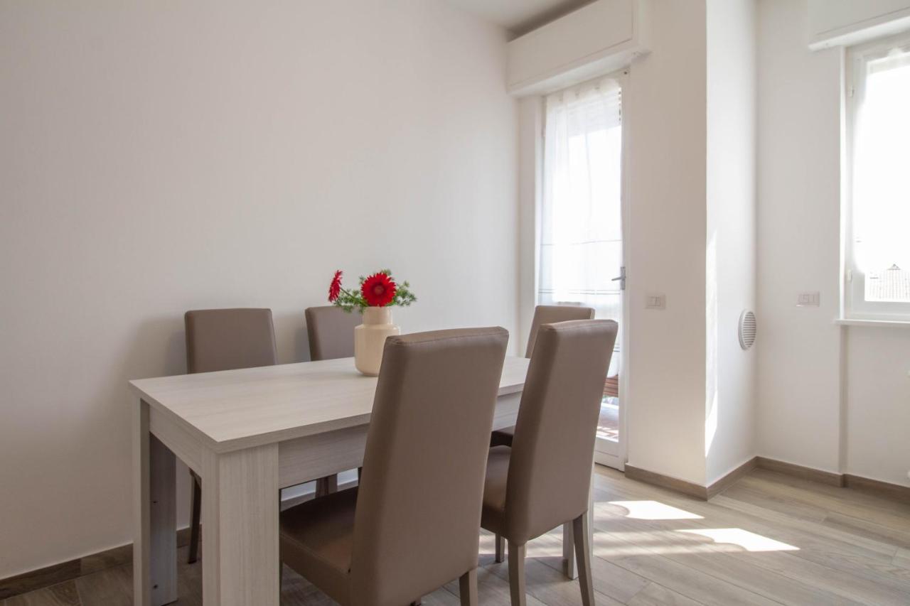 Mamma Ciccia Holiday Home - Casa Imperia Манделло-дель-Ларіо Екстер'єр фото