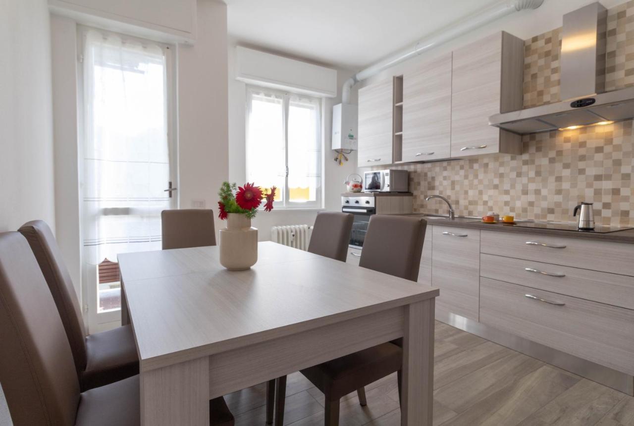 Mamma Ciccia Holiday Home - Casa Imperia Манделло-дель-Ларіо Екстер'єр фото