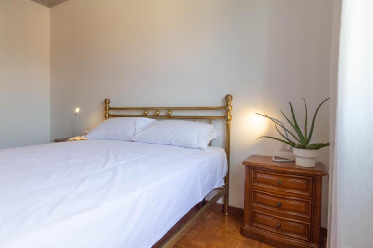 Mamma Ciccia Holiday Home - Casa Imperia Манделло-дель-Ларіо Екстер'єр фото