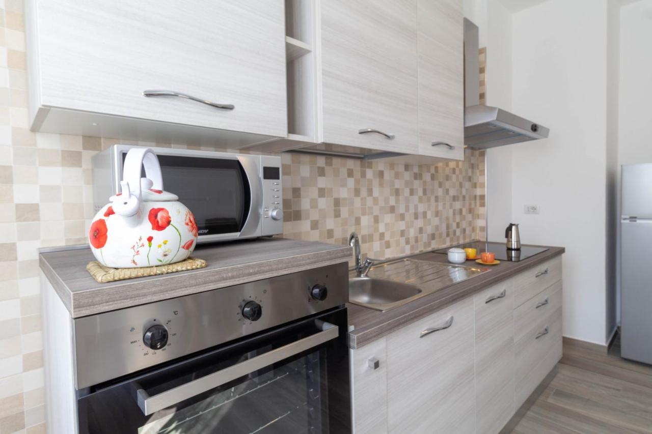 Mamma Ciccia Holiday Home - Casa Imperia Манделло-дель-Ларіо Екстер'єр фото