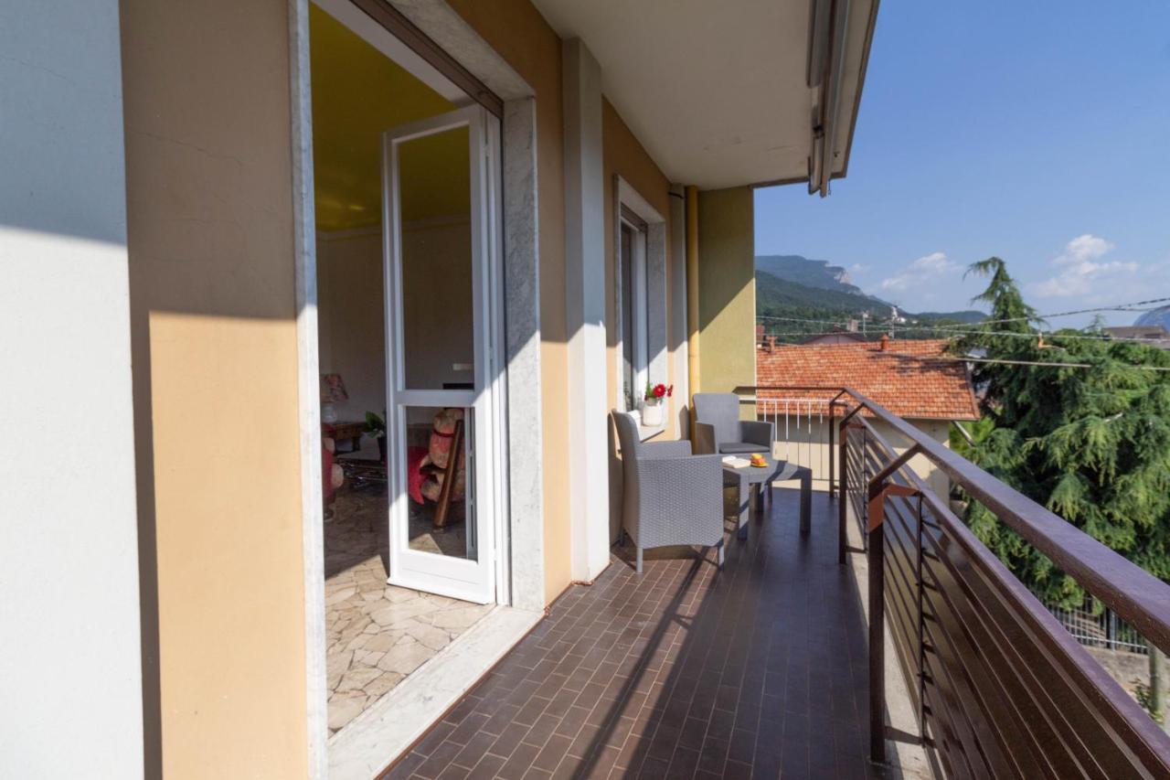 Mamma Ciccia Holiday Home - Casa Imperia Манделло-дель-Ларіо Екстер'єр фото
