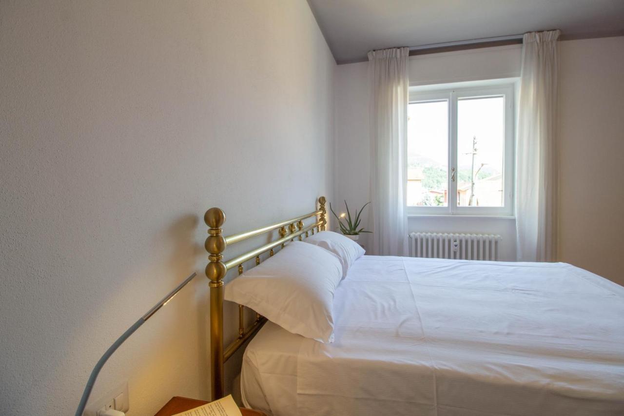 Mamma Ciccia Holiday Home - Casa Imperia Манделло-дель-Ларіо Екстер'єр фото